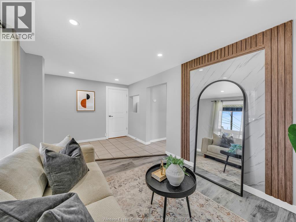 1153 University Avenue East, Windsor, ON