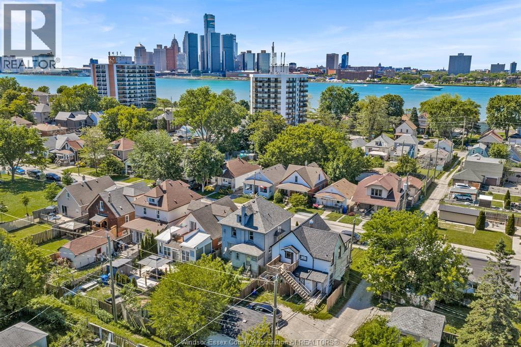 1153 University Avenue East, Windsor, ON