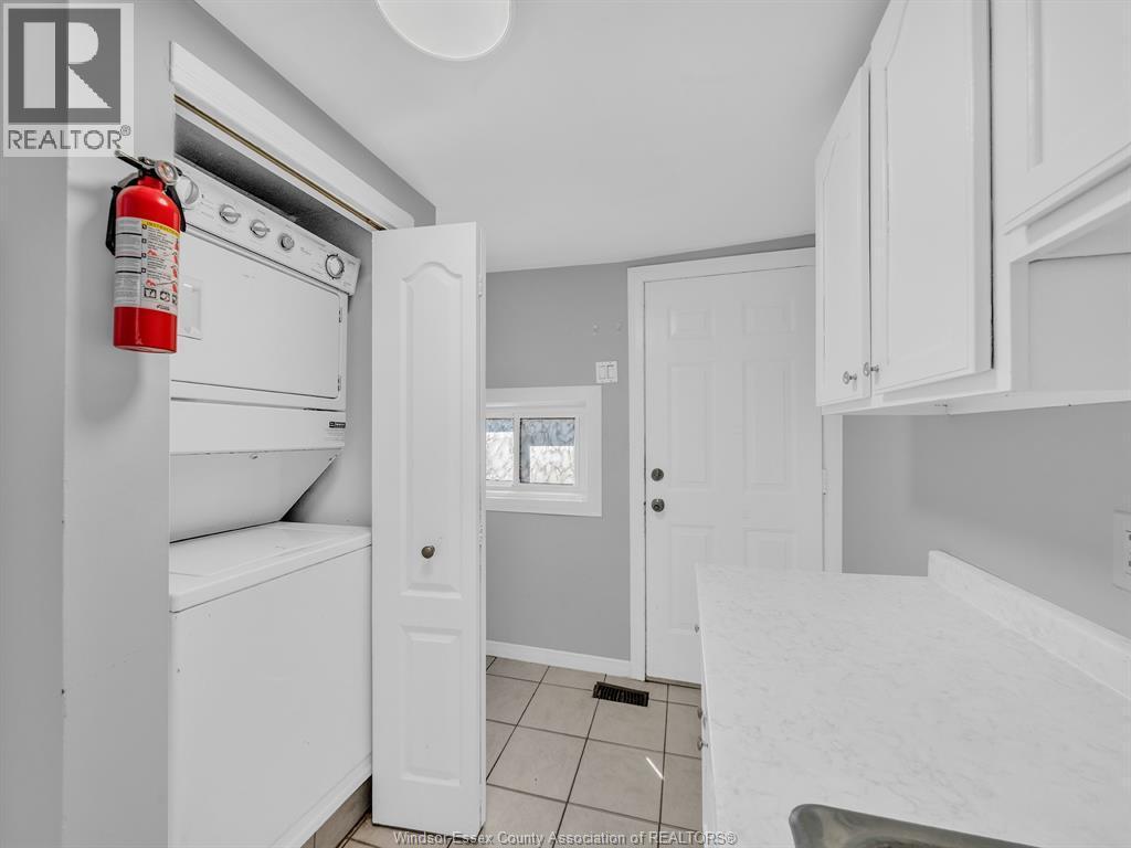 1153 University Avenue East, Windsor, ON