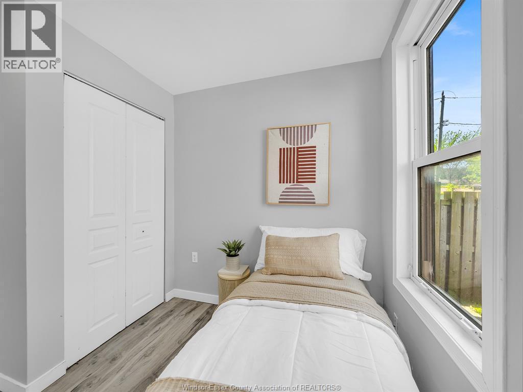 1153 University Avenue East, Windsor, ON