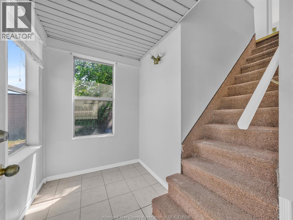 1153 University Avenue East, Windsor, ON