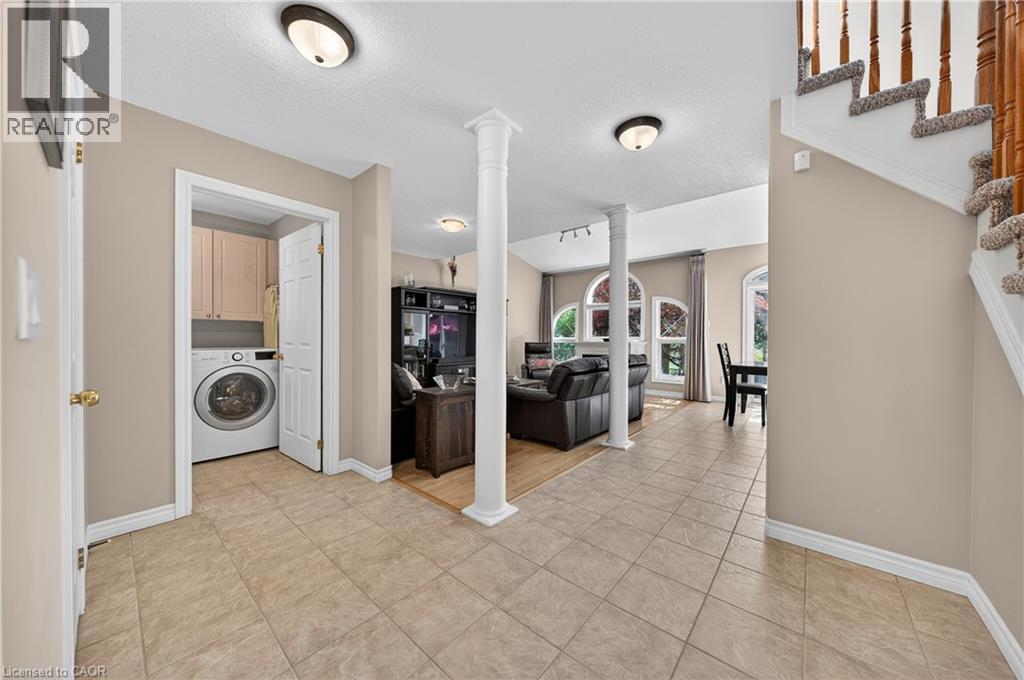 211 Mcnichol Drive, Cambridge, ON - Indoor Photo Showing Laundry Room