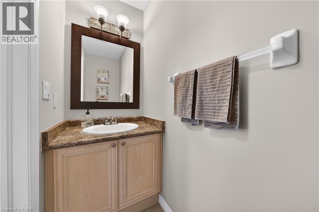 211 Mcnichol Drive, Cambridge, ON - Indoor Photo Showing Bathroom