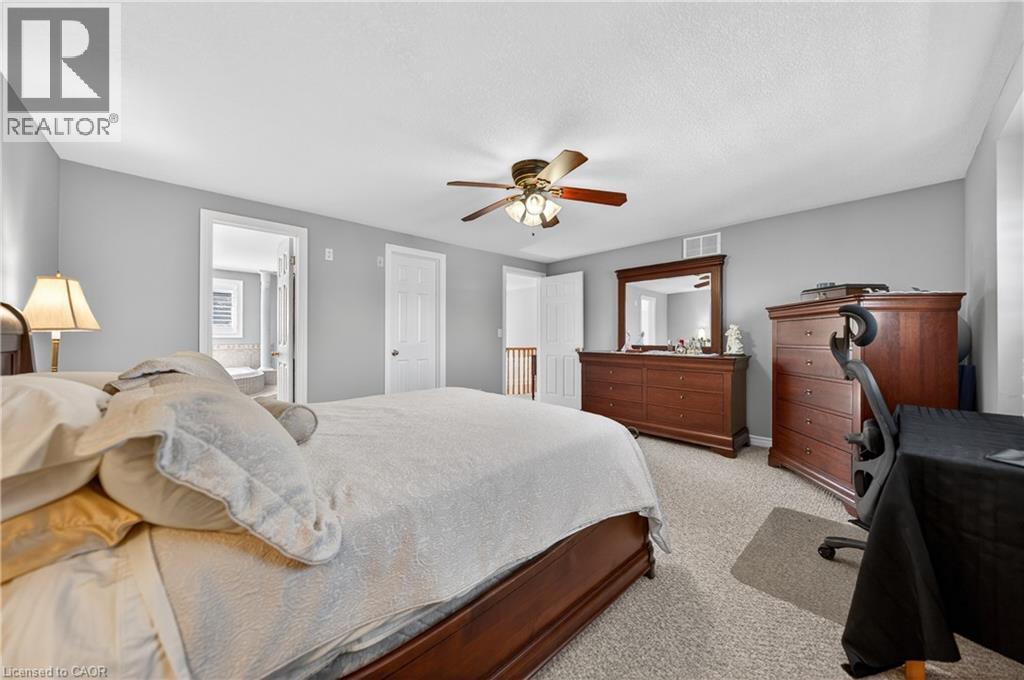 211 Mcnichol Drive, Cambridge, ON - Indoor Photo Showing Bedroom