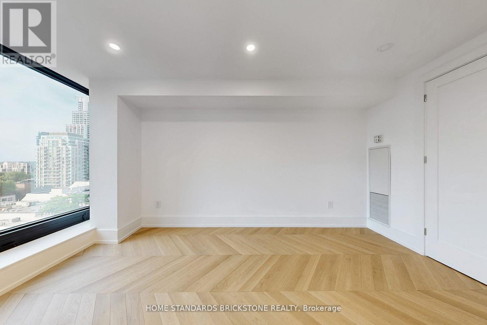 1009 - 110 Bloor Street W, Toronto, ON - Indoor Photo Showing Other Room