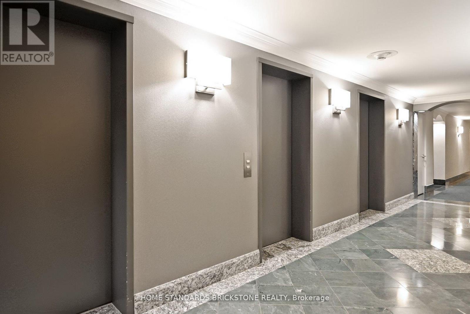 1009 - 110 Bloor Street W, Toronto, ON - Indoor Photo Showing Other Room