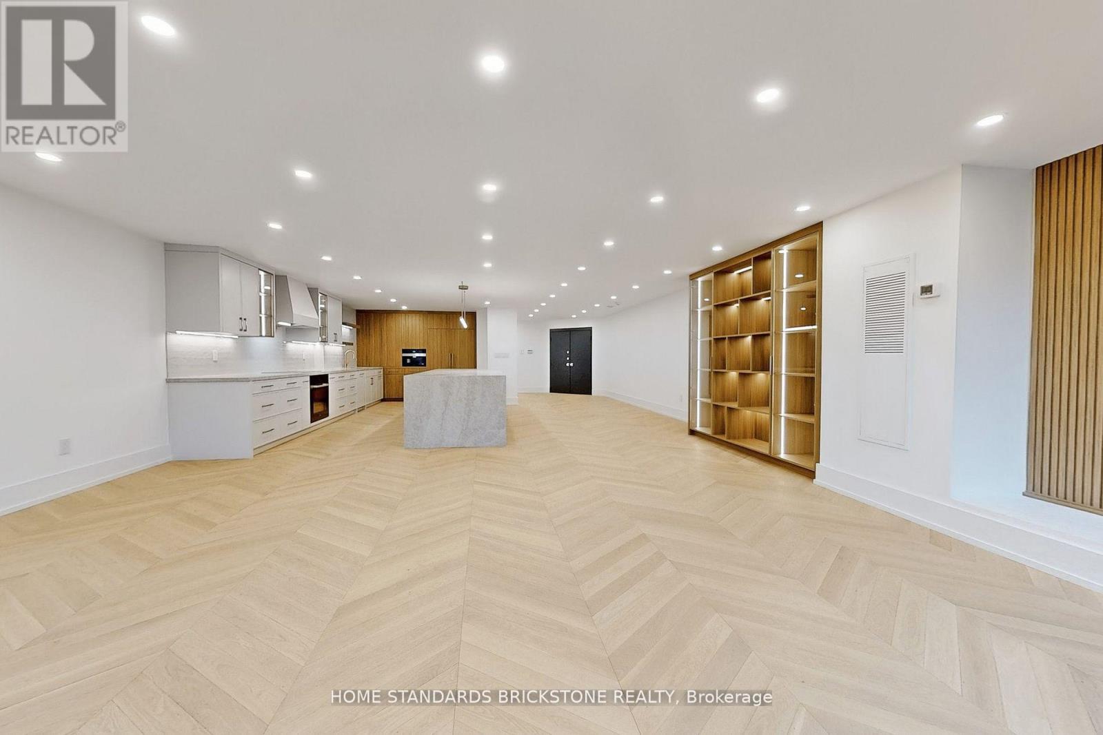 1009 - 110 Bloor Street W, Toronto, ON - Indoor