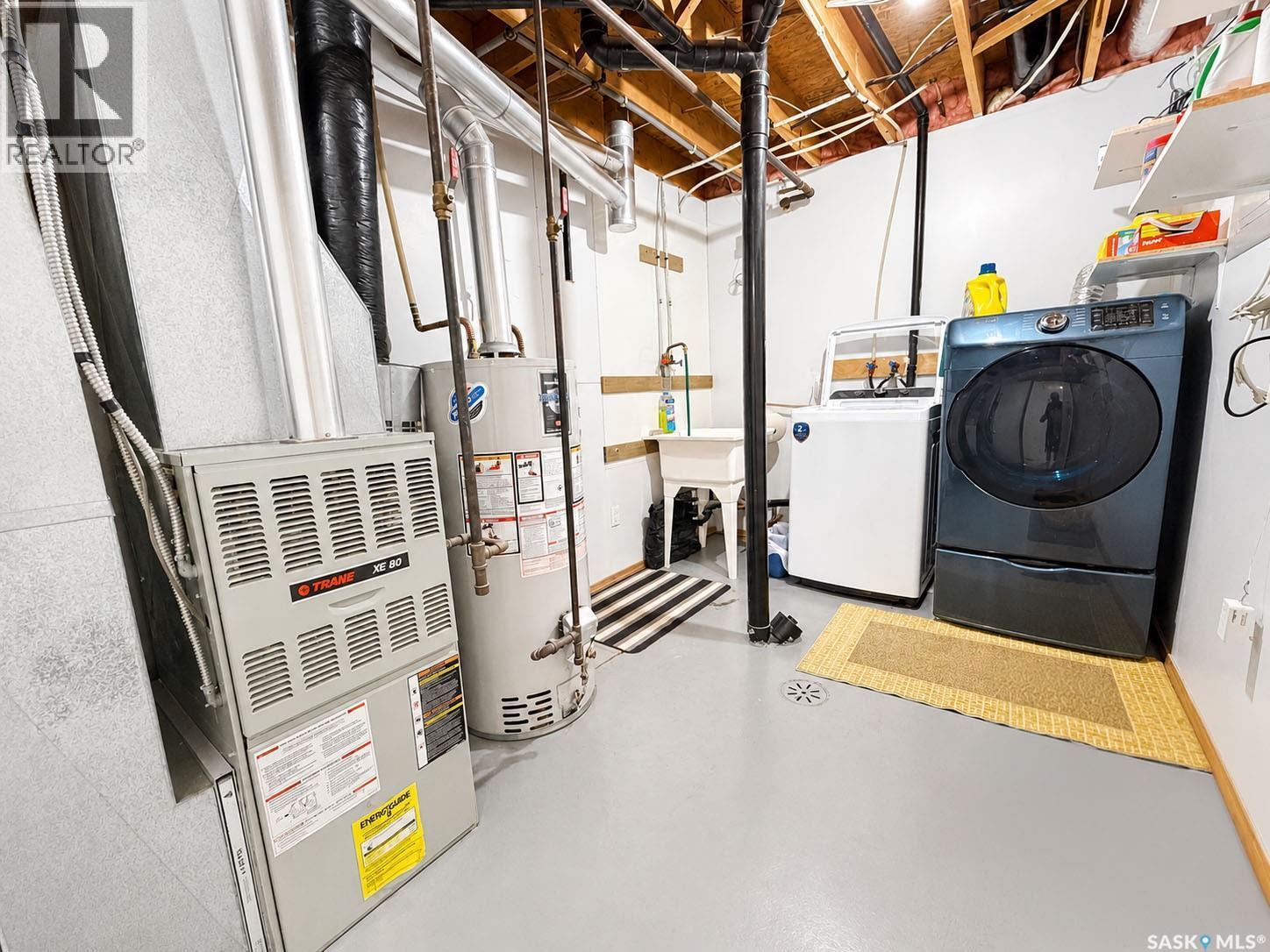 761 3Rd Street E, Prince Albert, SK - Indoor Photo Showing Laundry Room