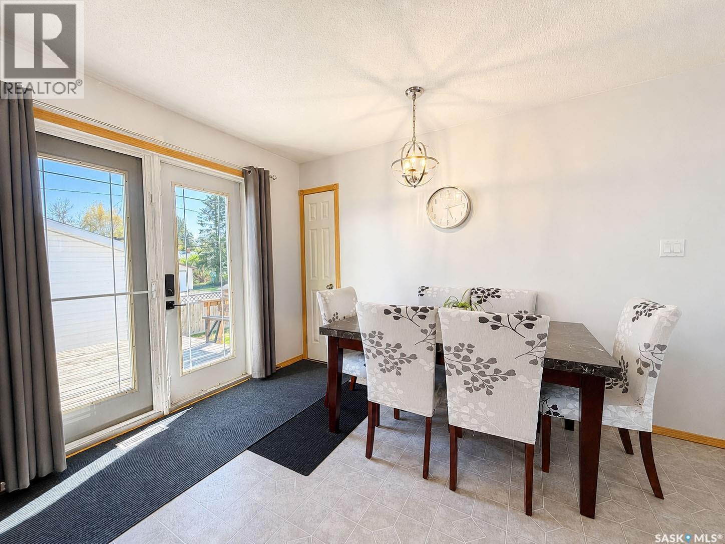 761 3Rd Street E, Prince Albert, SK - Indoor Photo Showing Dining Room