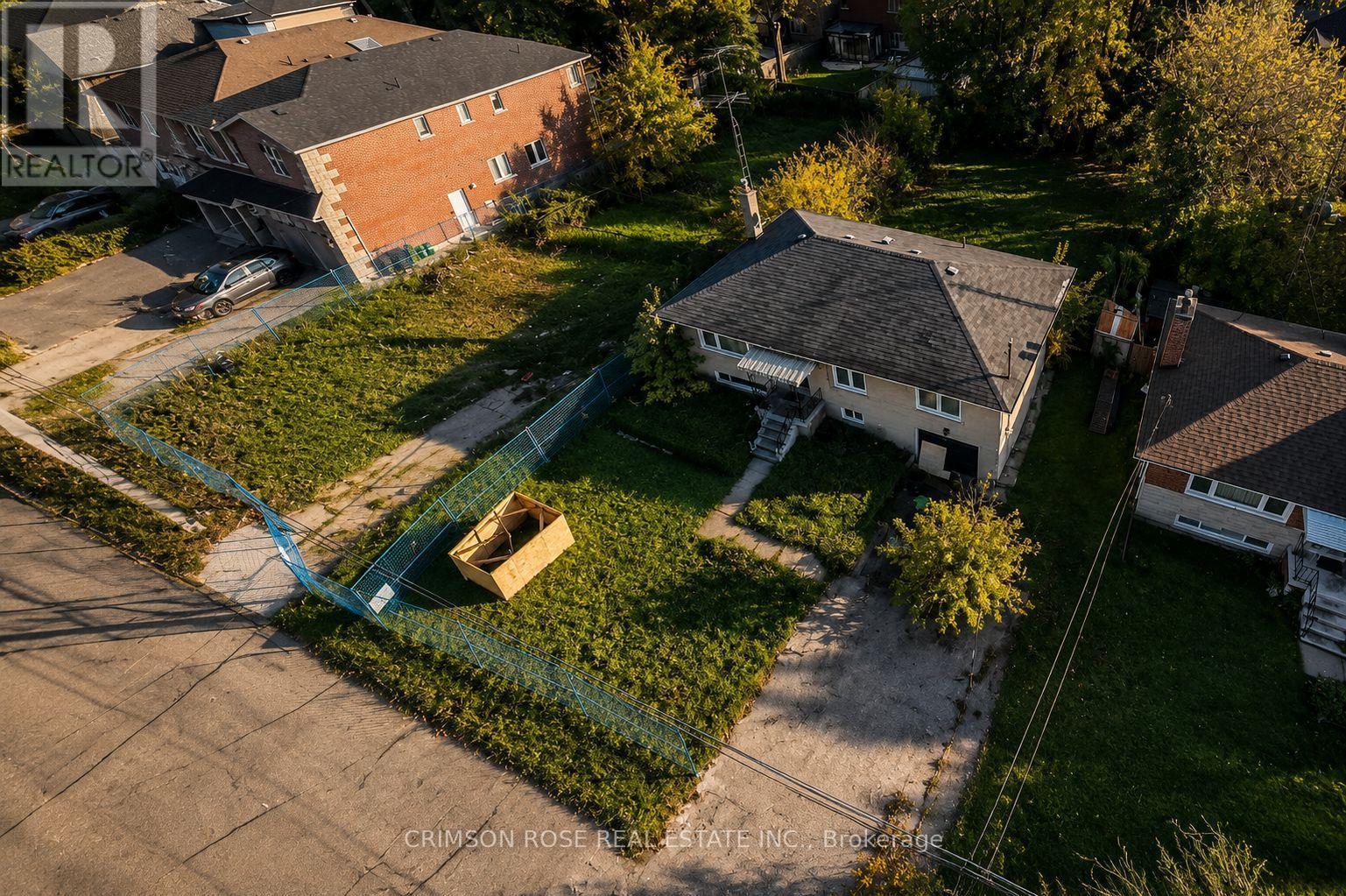 389 Hounslow Avenue, Toronto, ON