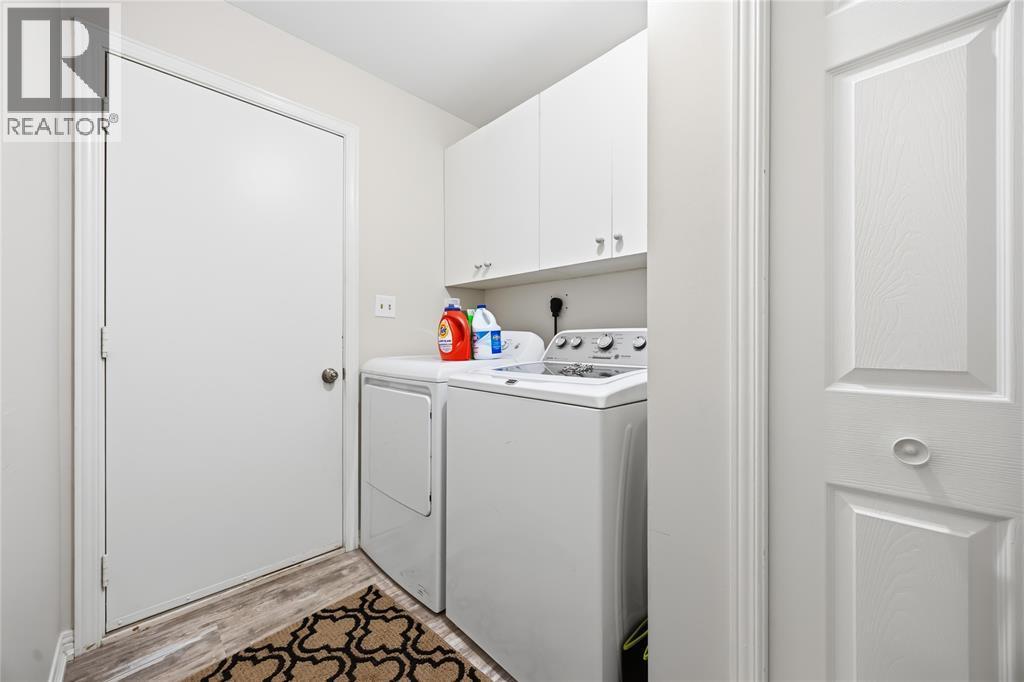 1977 Winslow Close, Sarnia, ON - Indoor Photo Showing Laundry Room
