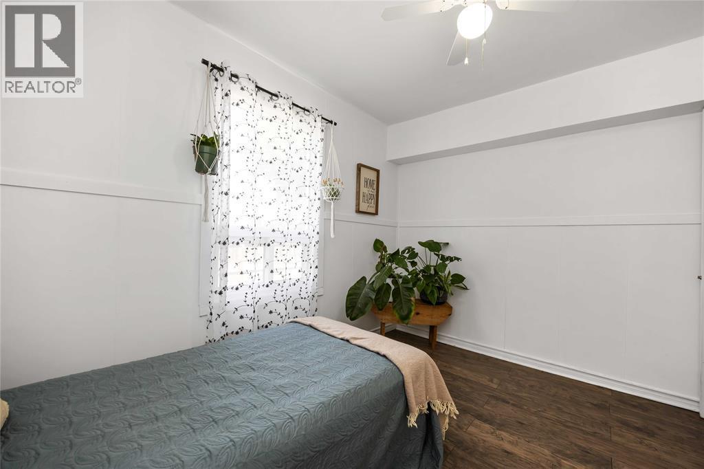 143 Walnut Avenue North, Sarnia, ON - Indoor Photo Showing Other Room