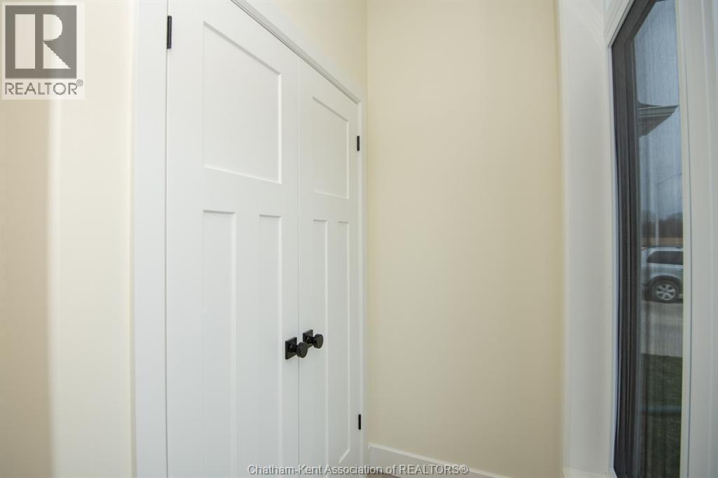 39 Demall Drive, Dresden, ON - Indoor Photo Showing Other Room