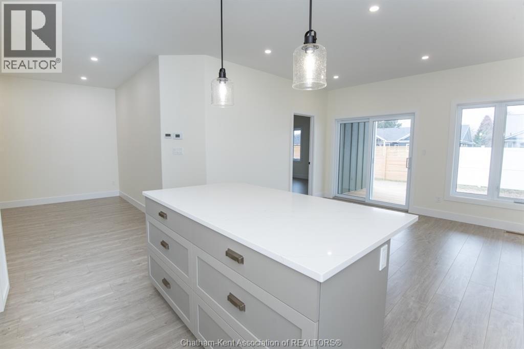 39 Demall Drive, Dresden, ON - Indoor