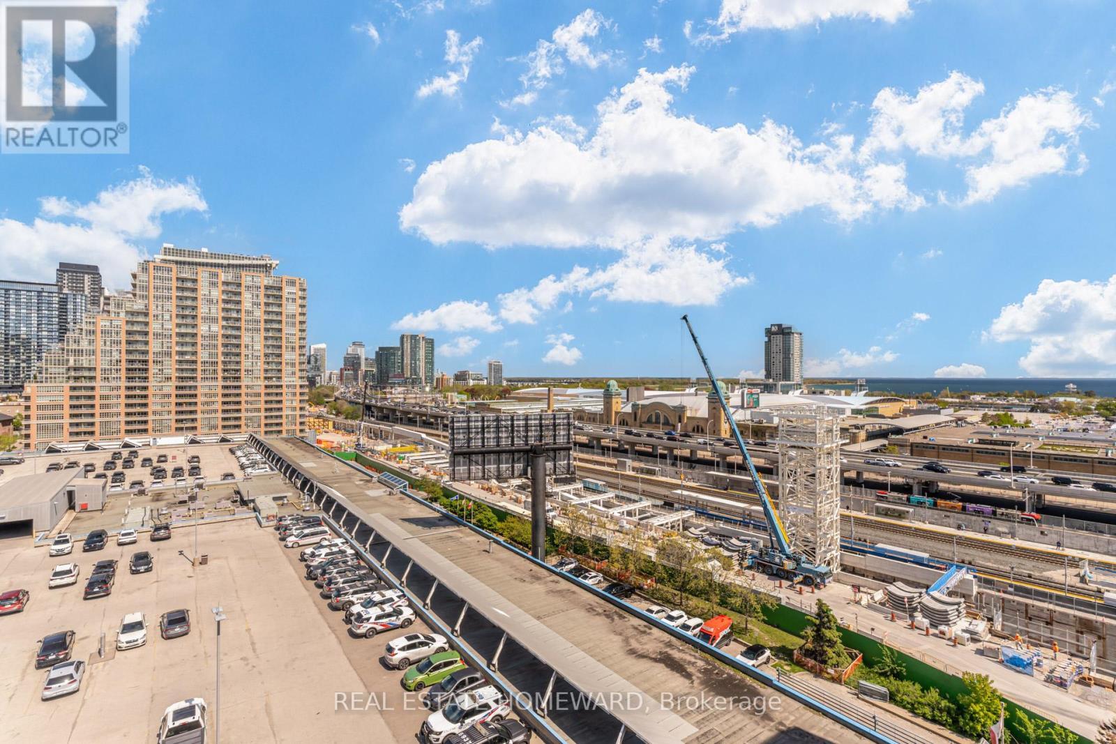 732 - 5 Hanna Avenue, Toronto, ON - Outdoor With View