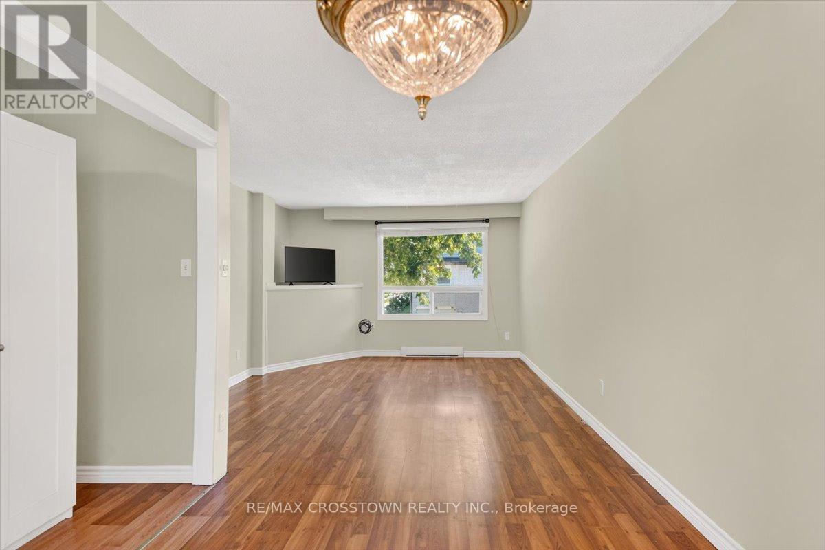 121 - 1095 Mississaga Street W, Orillia, ON - Indoor Photo Showing Other Room