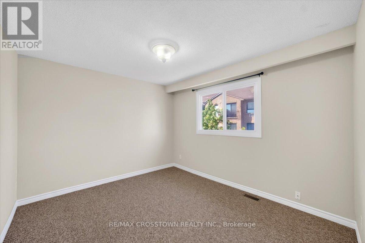 121 - 1095 Mississaga Street W, Orillia, ON - Indoor Photo Showing Other Room