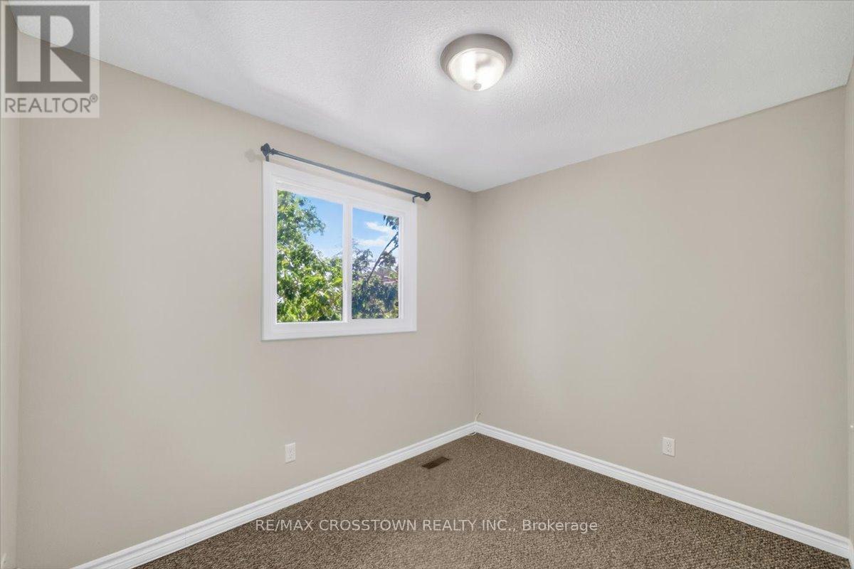 121 - 1095 Mississaga Street W, Orillia, ON - Indoor Photo Showing Other Room
