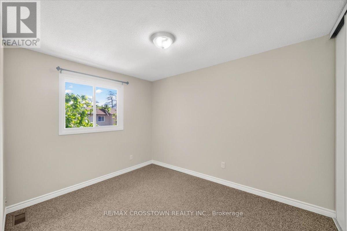 121 - 1095 Mississaga Street W, Orillia, ON - Indoor Photo Showing Other Room