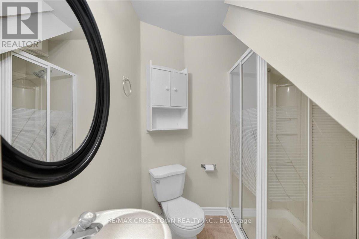 121 - 1095 Mississaga Street W, Orillia, ON - Indoor Photo Showing Bathroom