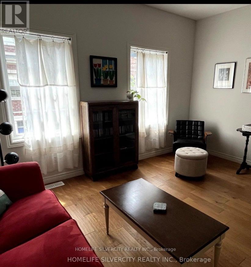 19 John Russell Lane, Kitchener, ON - Indoor Photo Showing Living Room