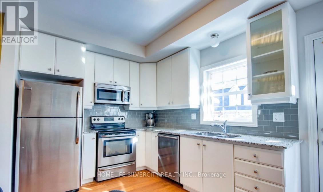 19 John Russell Lane, Kitchener, ON - Indoor Photo Showing Kitchen With Stainless Steel Kitchen With Double Sink