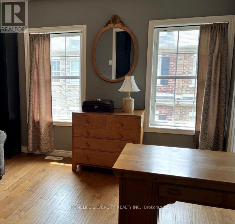 19 John Russell Lane, Kitchener, ON - Indoor