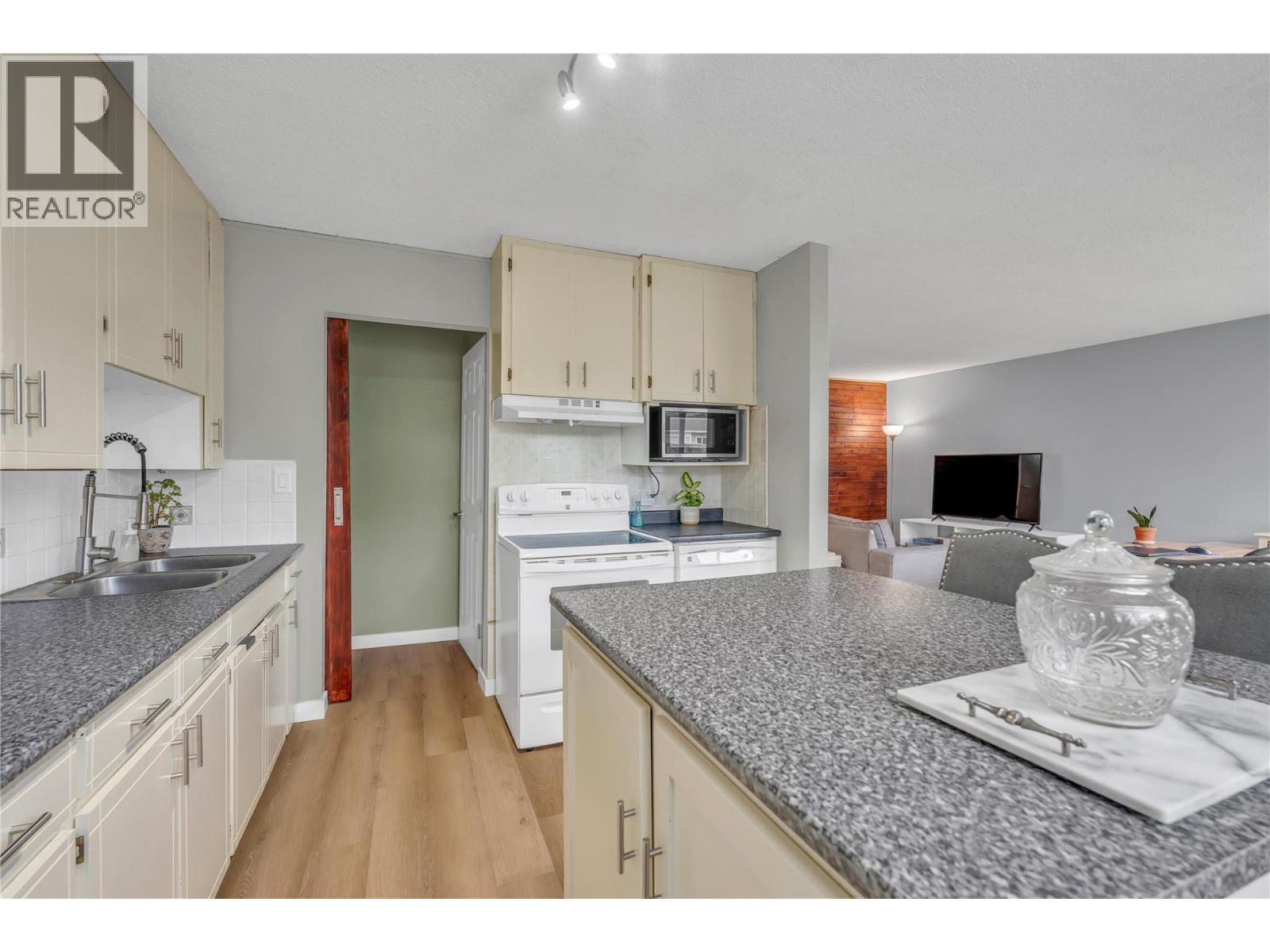 172 Mcgowan Road, Oliver, BC