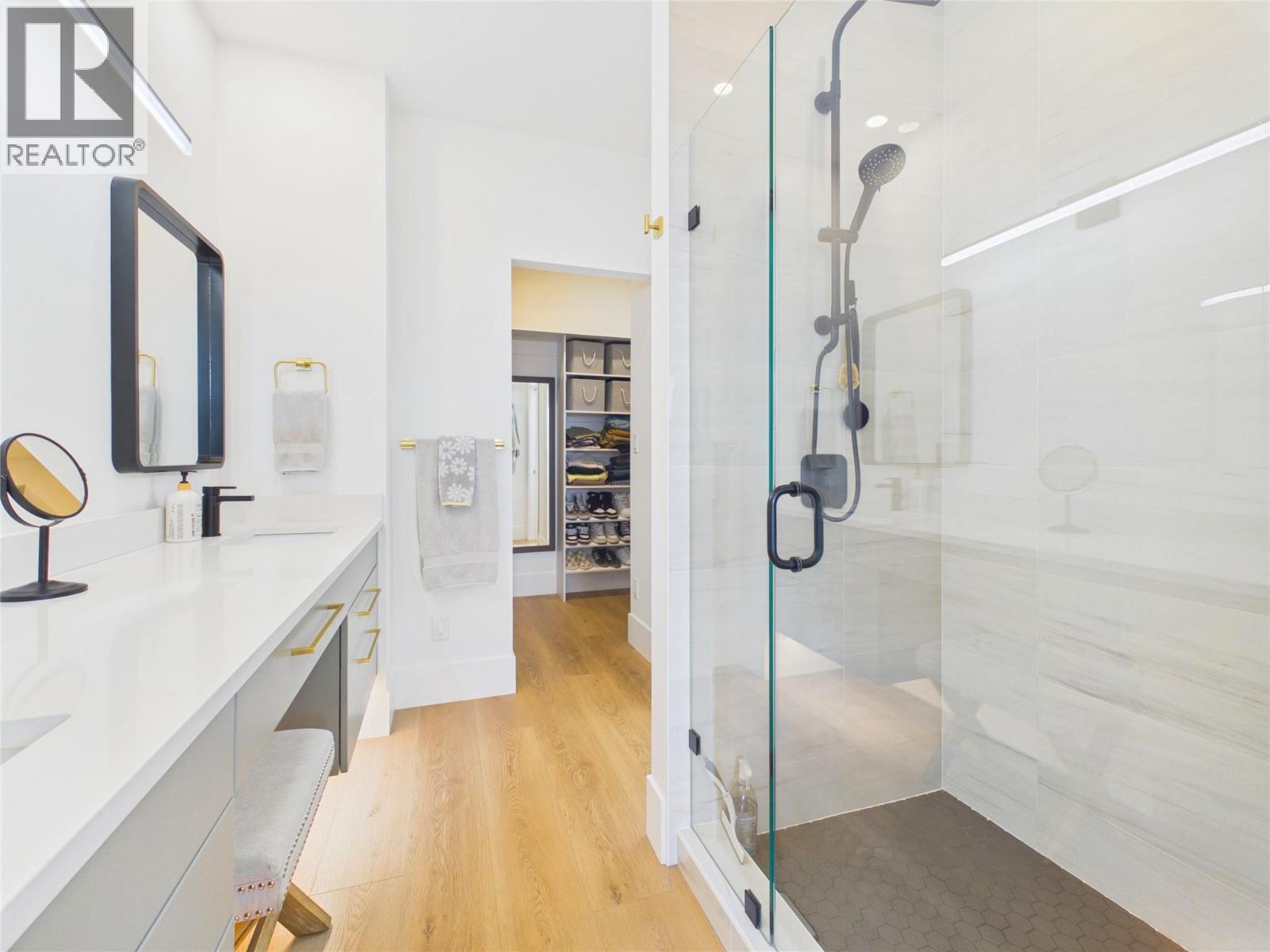 1081 Antler Drive, Penticton, BC - Indoor Photo Showing Bathroom