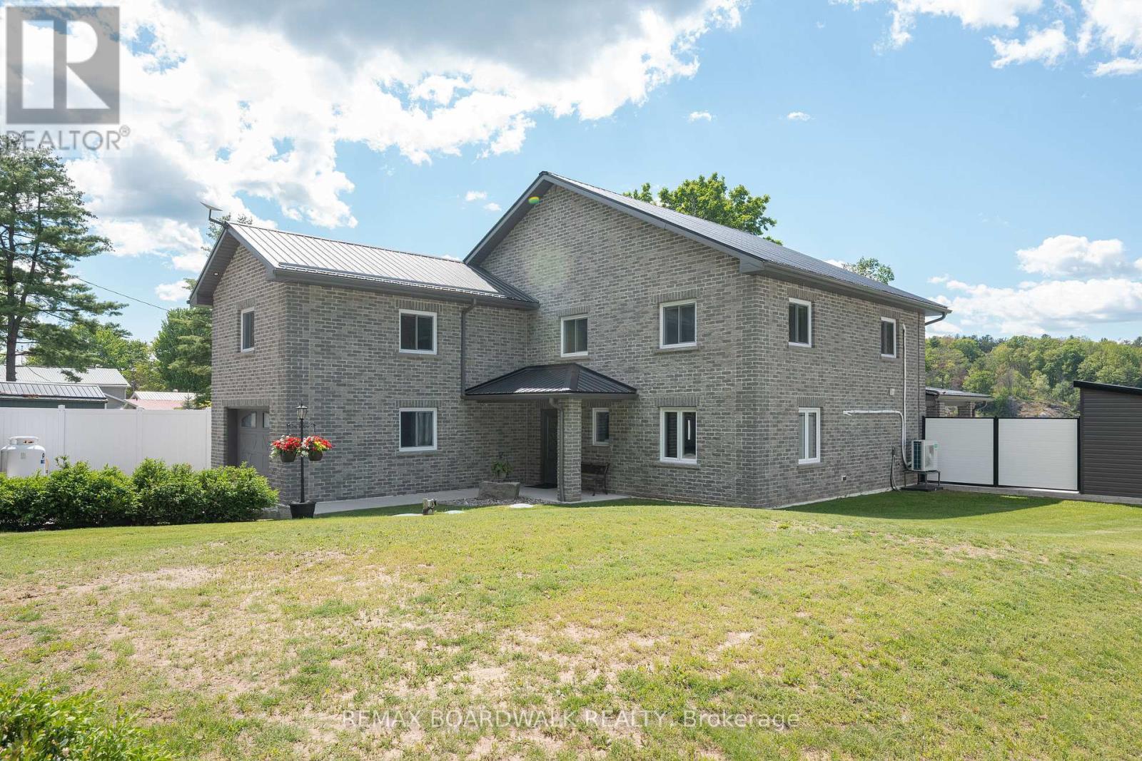 50 Kerry Forest Drive, Front Of Yonge, ON