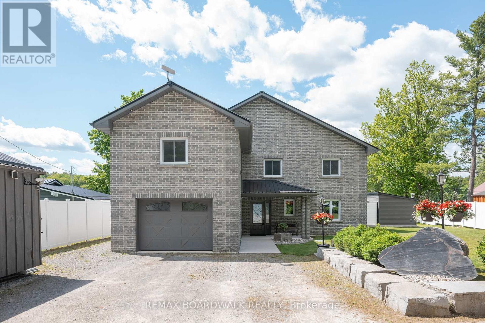 50 Kerry Forest Drive, Front Of Yonge, ON