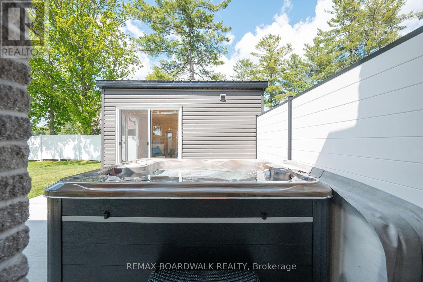 50 Kerry Forest Drive, Front Of Yonge, ON