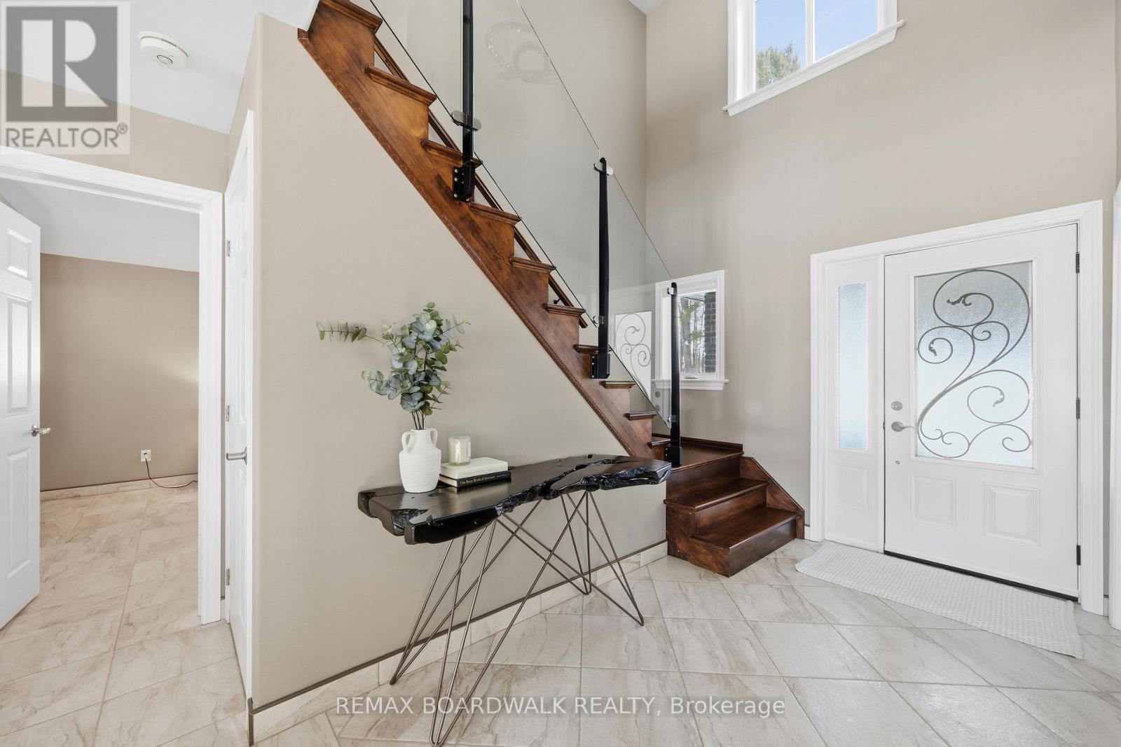 50 Kerry Forest Drive, Front Of Yonge, ON