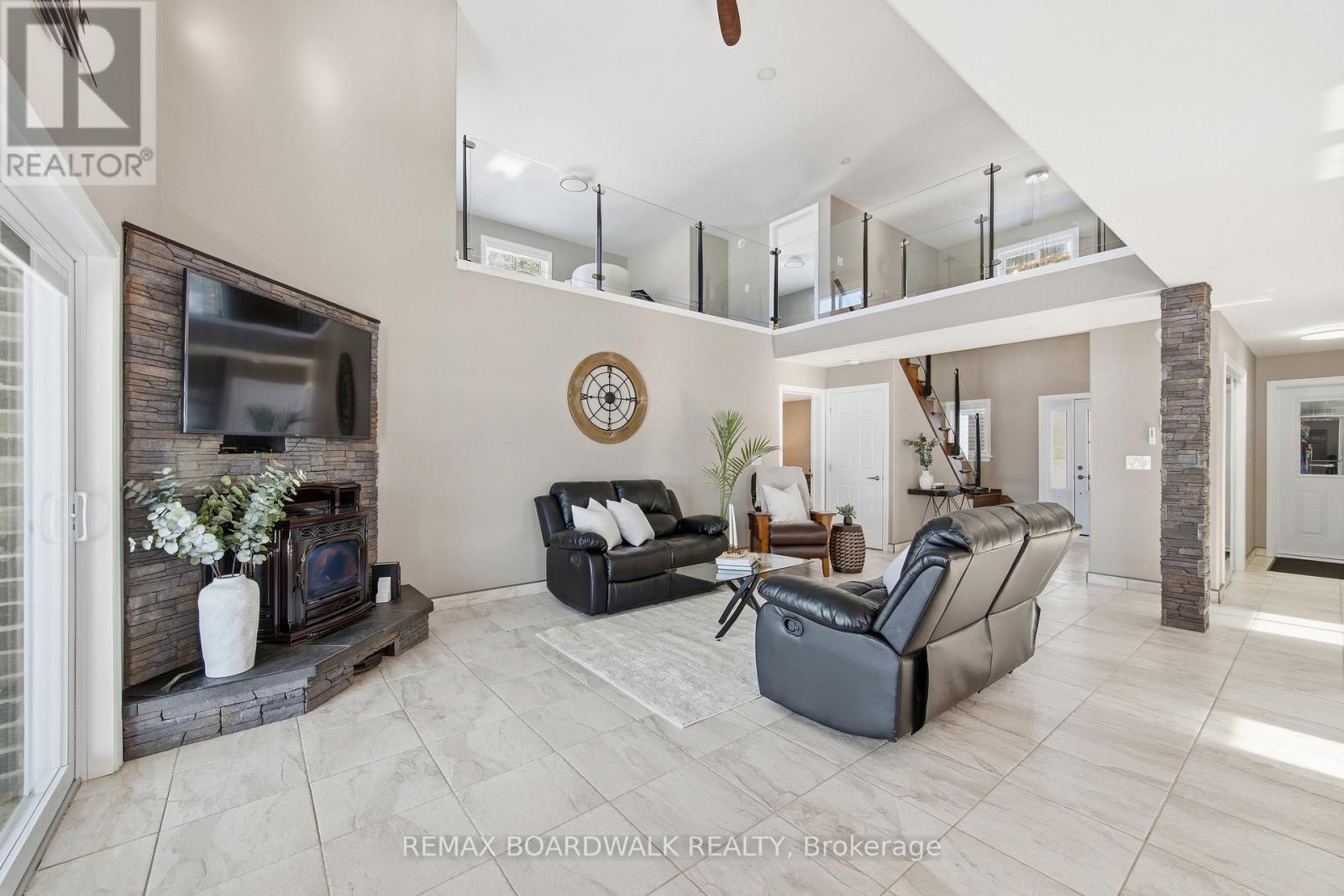 50 Kerry Forest Drive, Front Of Yonge, ON