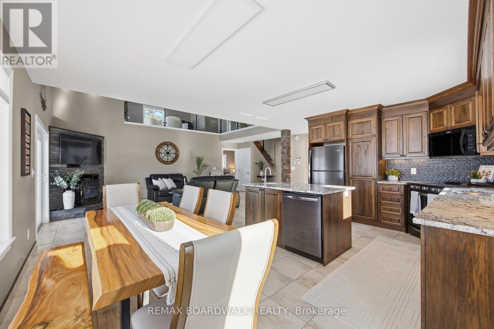 50 Kerry Forest Drive, Front Of Yonge, ON