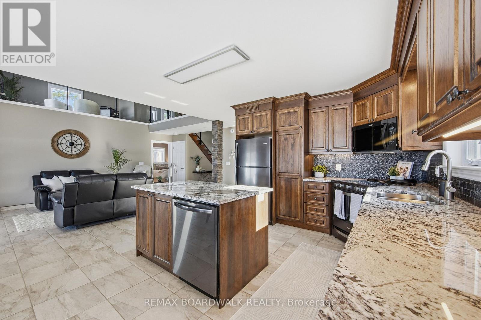 50 Kerry Forest Drive, Front Of Yonge, ON