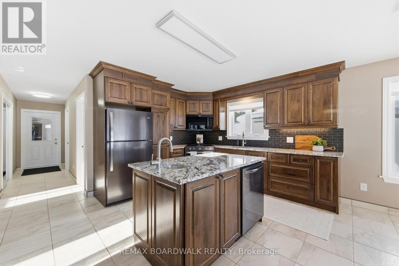 50 Kerry Forest Drive, Front Of Yonge, ON