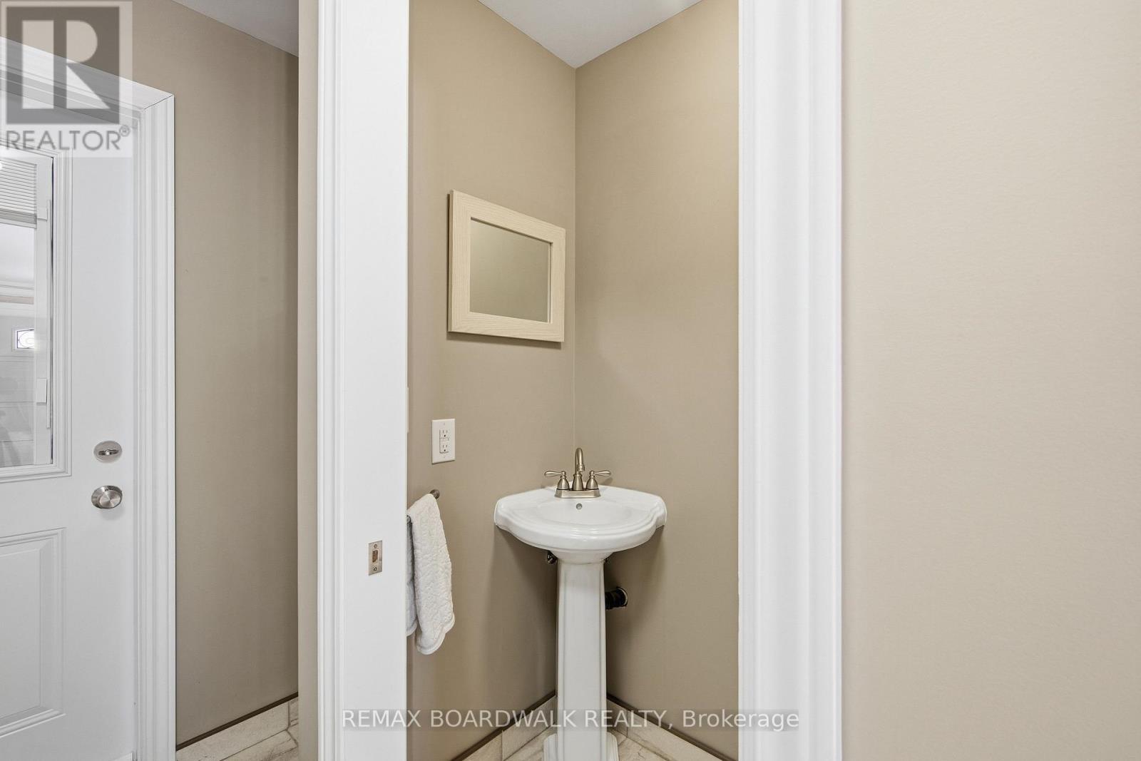 50 Kerry Forest Drive, Front Of Yonge, ON
