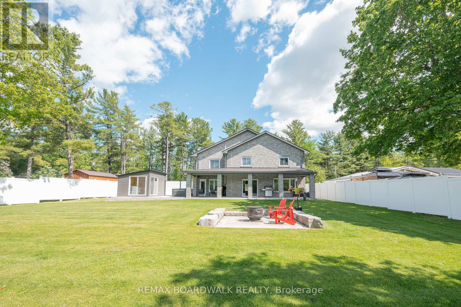 50 Kerry Forest Drive, Front Of Yonge, ON