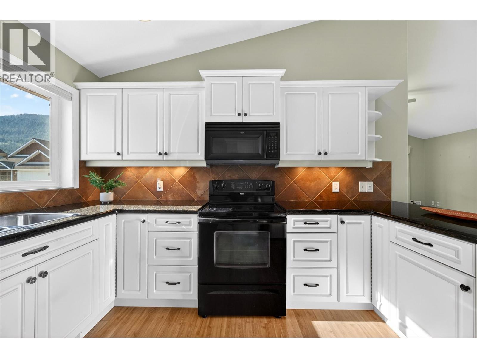 1231 10 Street Sw Unit# 5, Salmon Arm, BC
