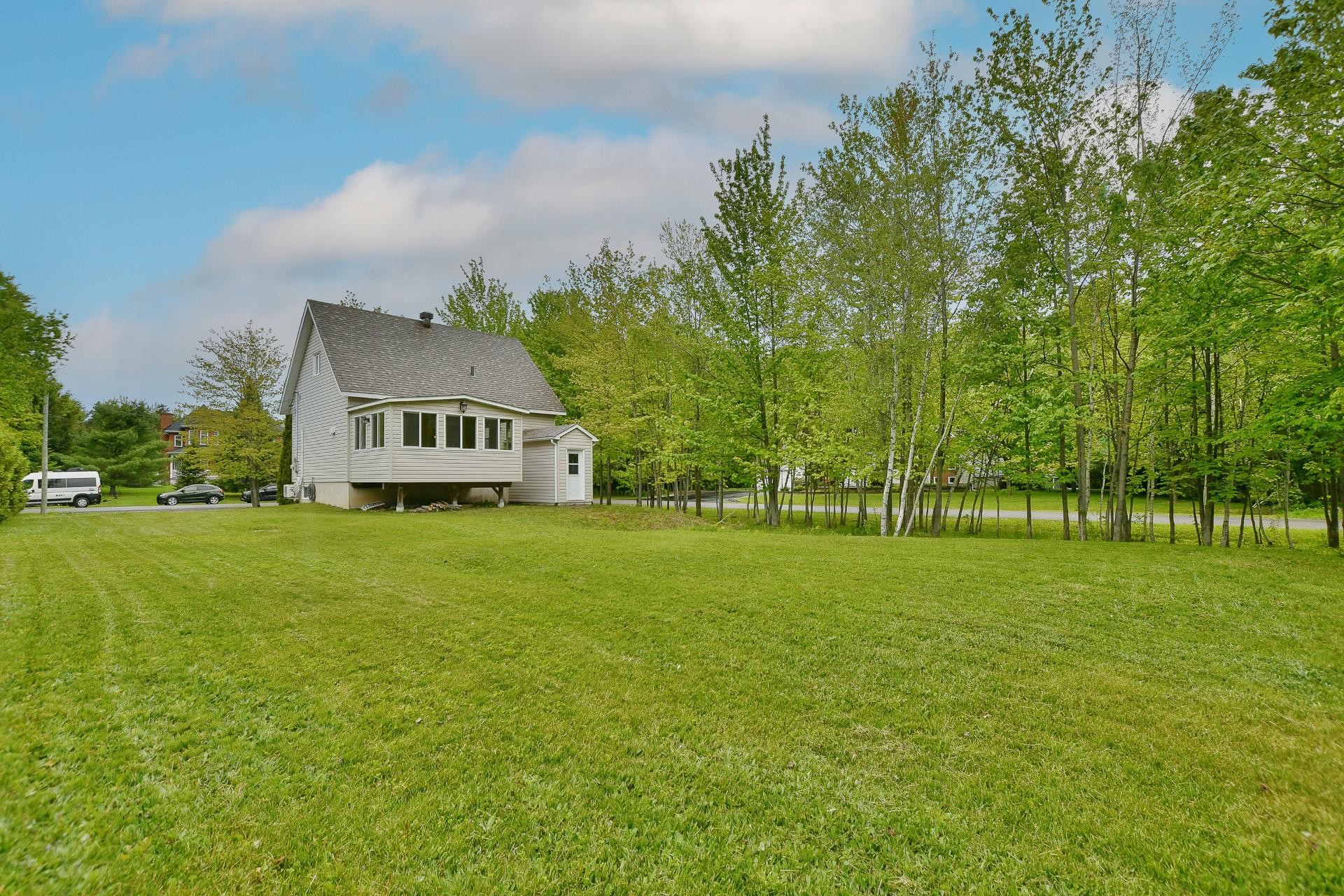 Back of Structure - 648 Rue Breault, L'Épiphanie, QC