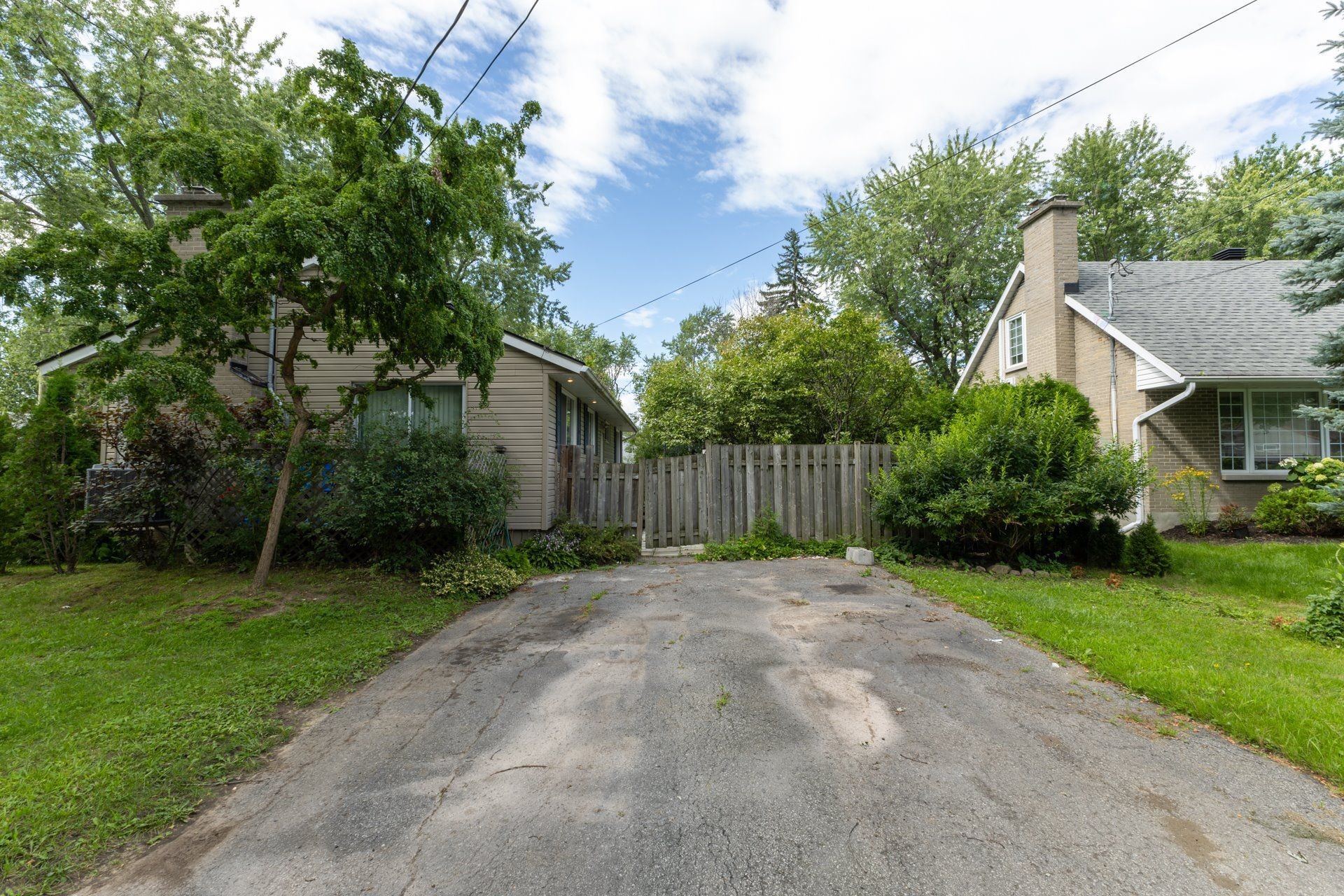 Parking - 335 Av. Stream, Dorval, QC