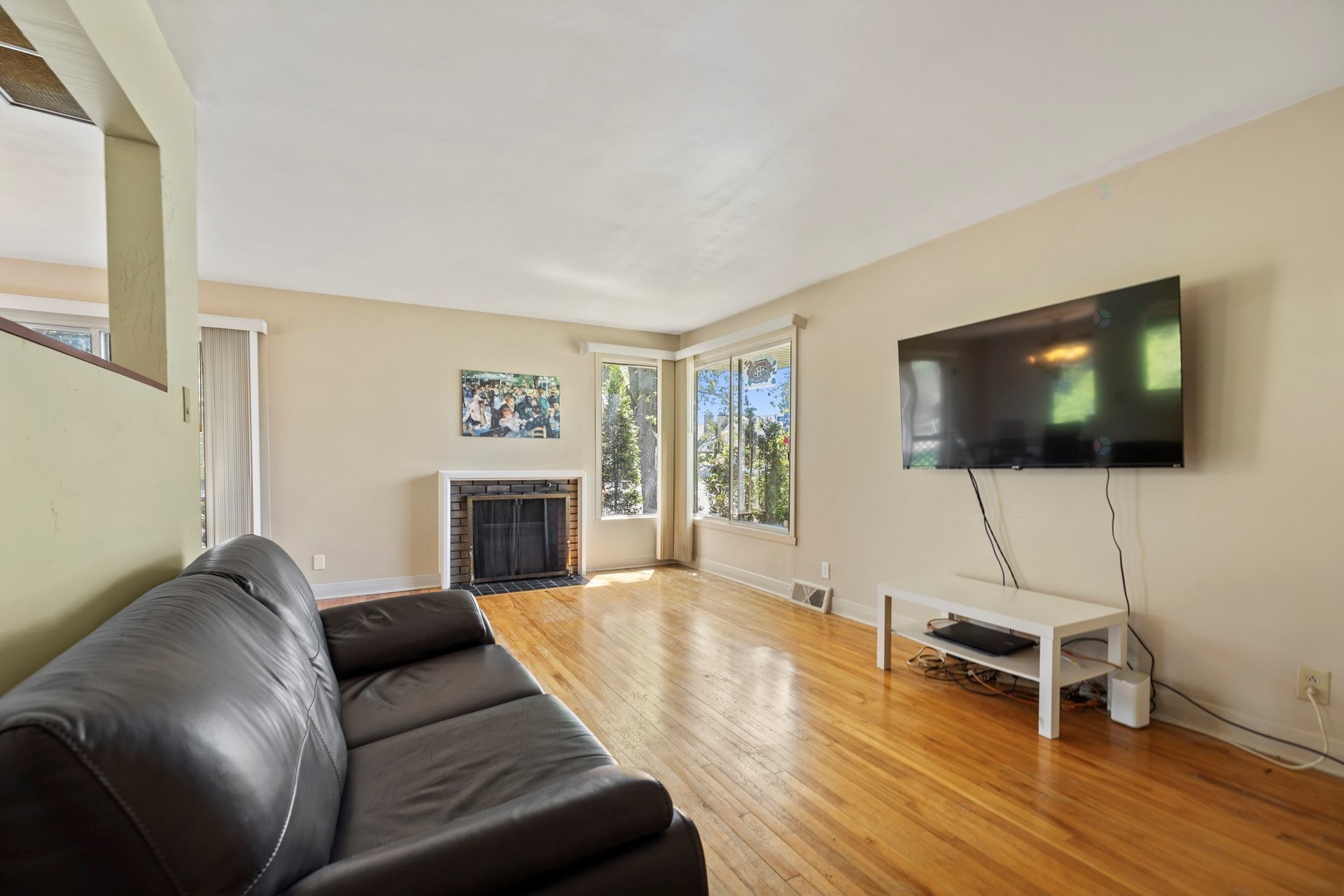 Living Room - 335 Av. Stream, Dorval, QC