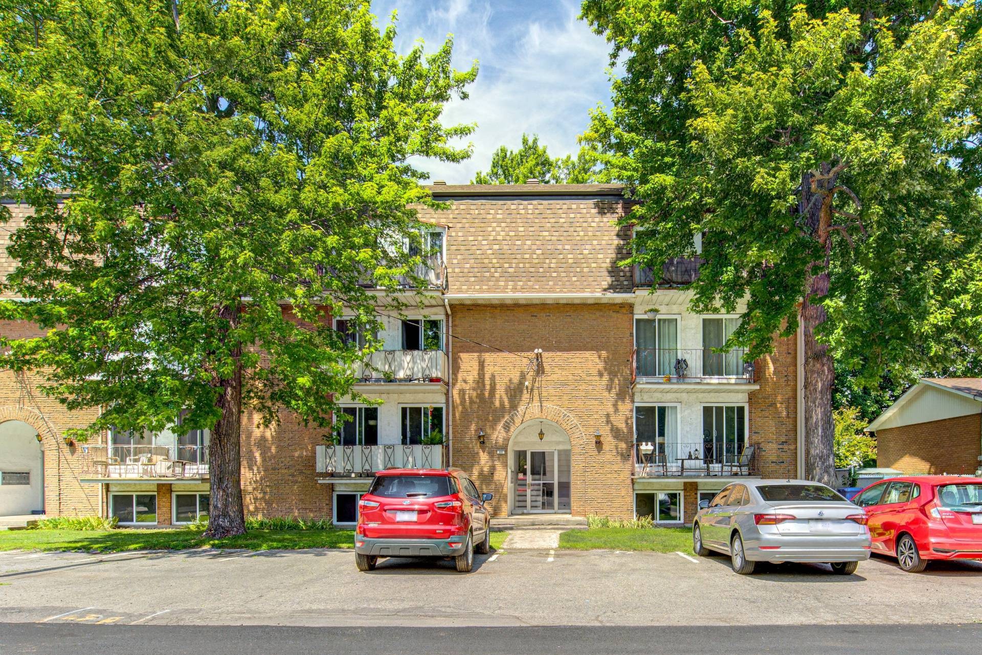Façade - 6-68 6E Avenue, L'Île-Perrot, QC