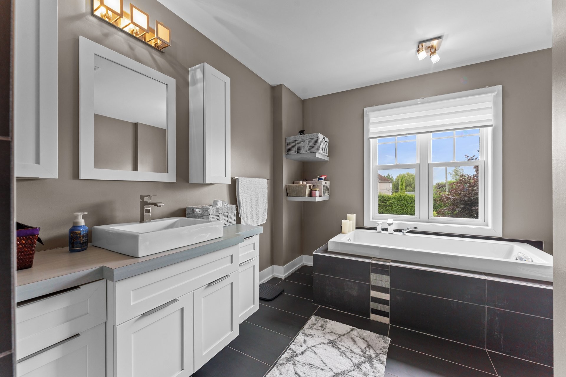 Bathroom - 130 Rue Des Roitelets, Delson, QC