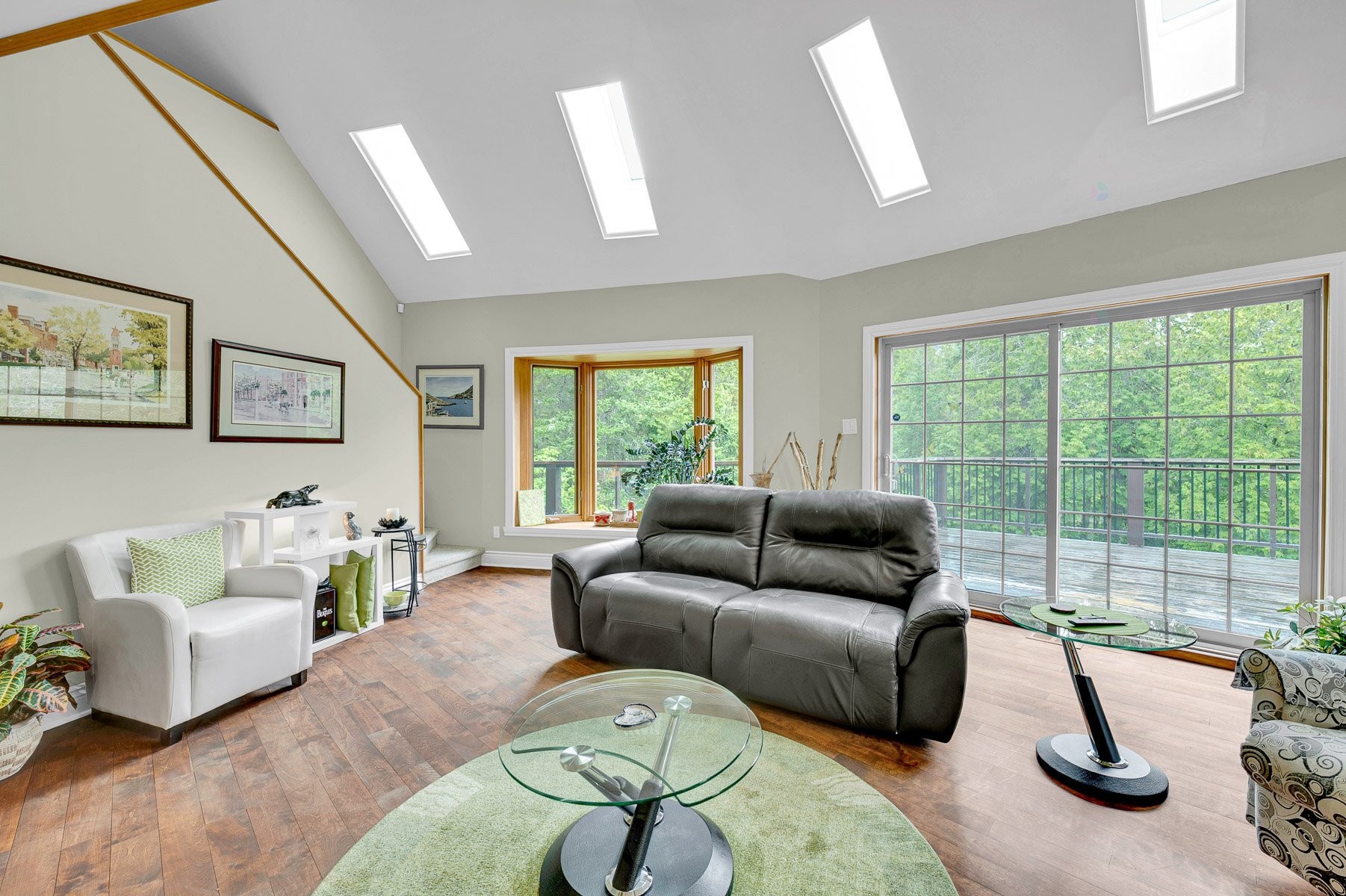 Salon - 1535 Rue De La Cascatelle, Sainte-Adèle, QC