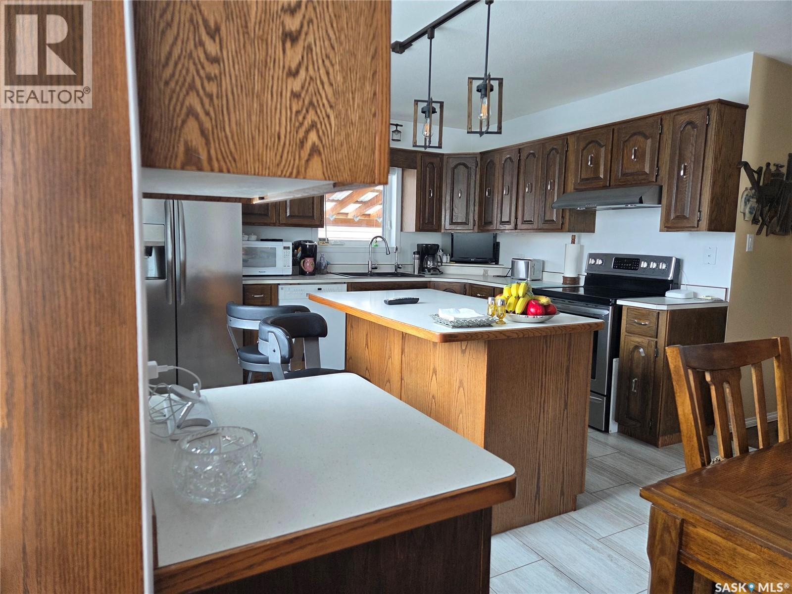 754 Golburn Crescent, Tisdale, SK - Indoor Photo Showing Kitchen