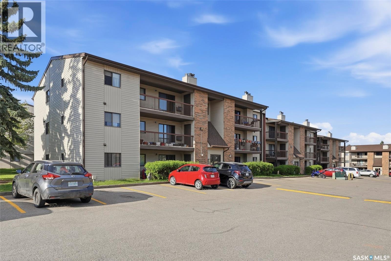 202 345 Kingsmere Boulevard, Saskatoon, SK - Outdoor With Facade