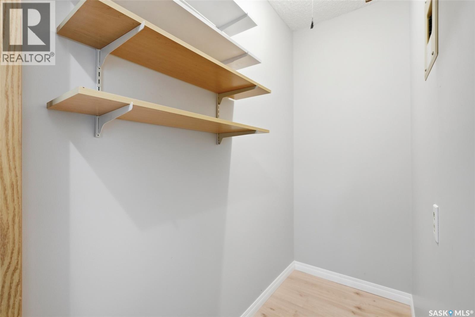 202 345 Kingsmere Boulevard, Saskatoon, SK - Indoor
