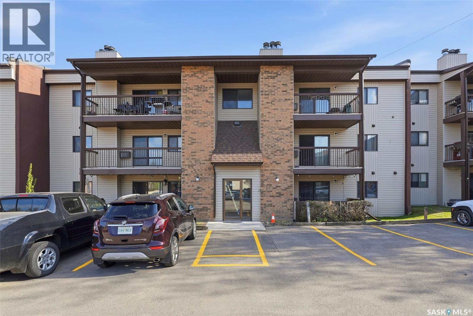 202 345 Kingsmere Boulevard, Saskatoon, SK - Outdoor With Facade